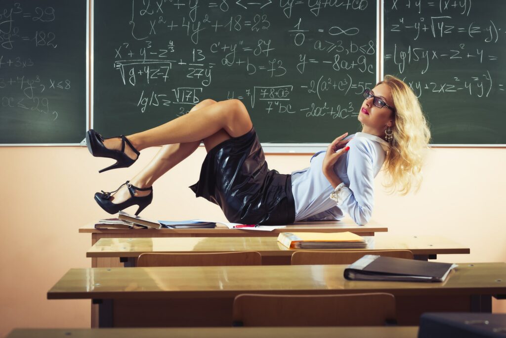 Echte Lehrerin wartet auf geilen Telefonsex – Lehrerin Telefonsex direkt